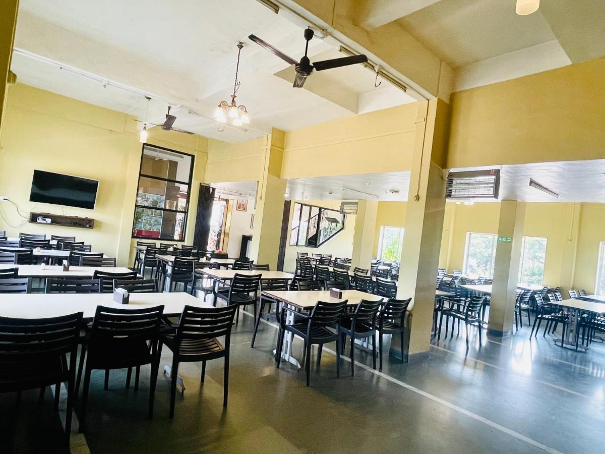 Hotel Manik Moti Lonavala Extérieur photo