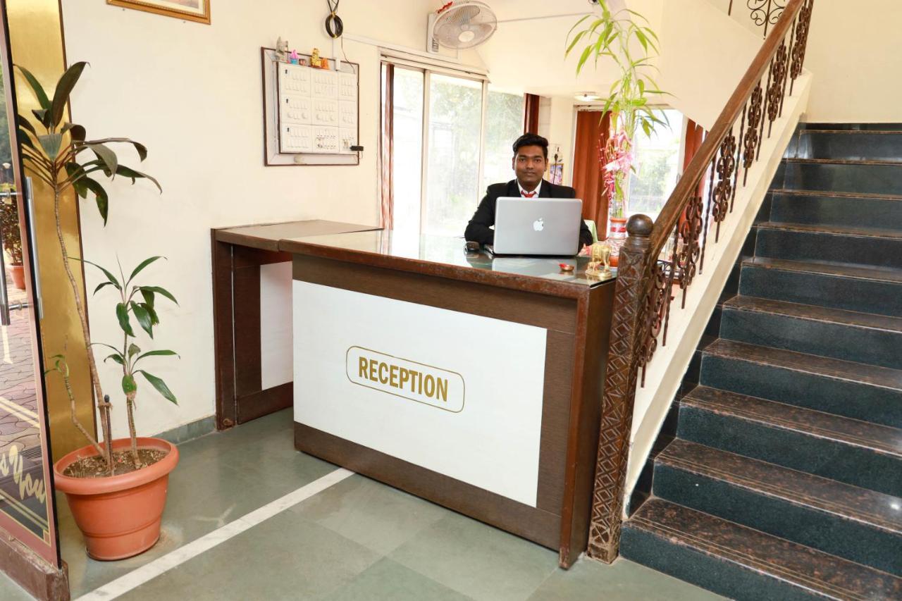 Hotel Manik Moti Lonavala Extérieur photo