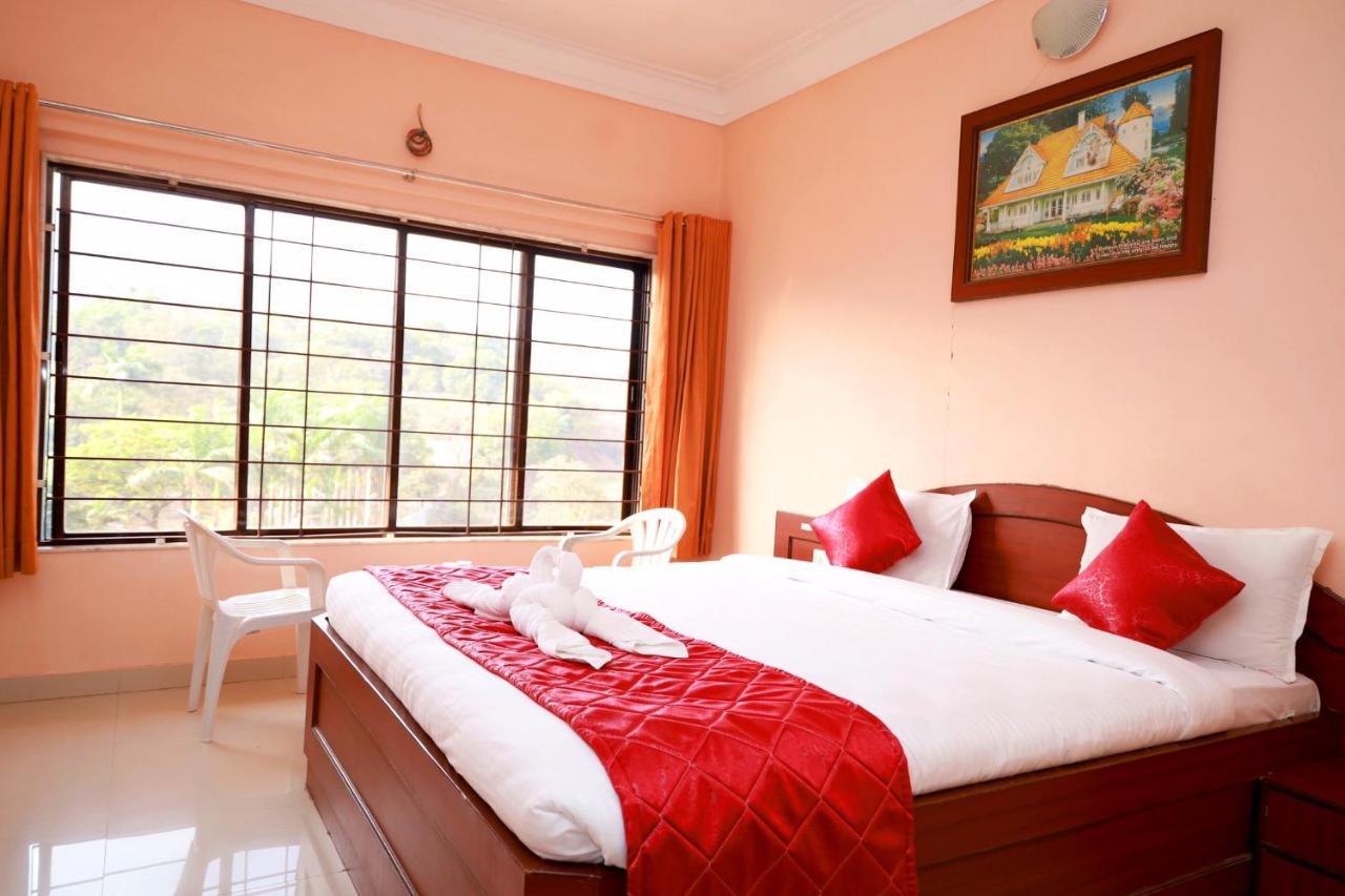 Hotel Manik Moti Lonavala Extérieur photo